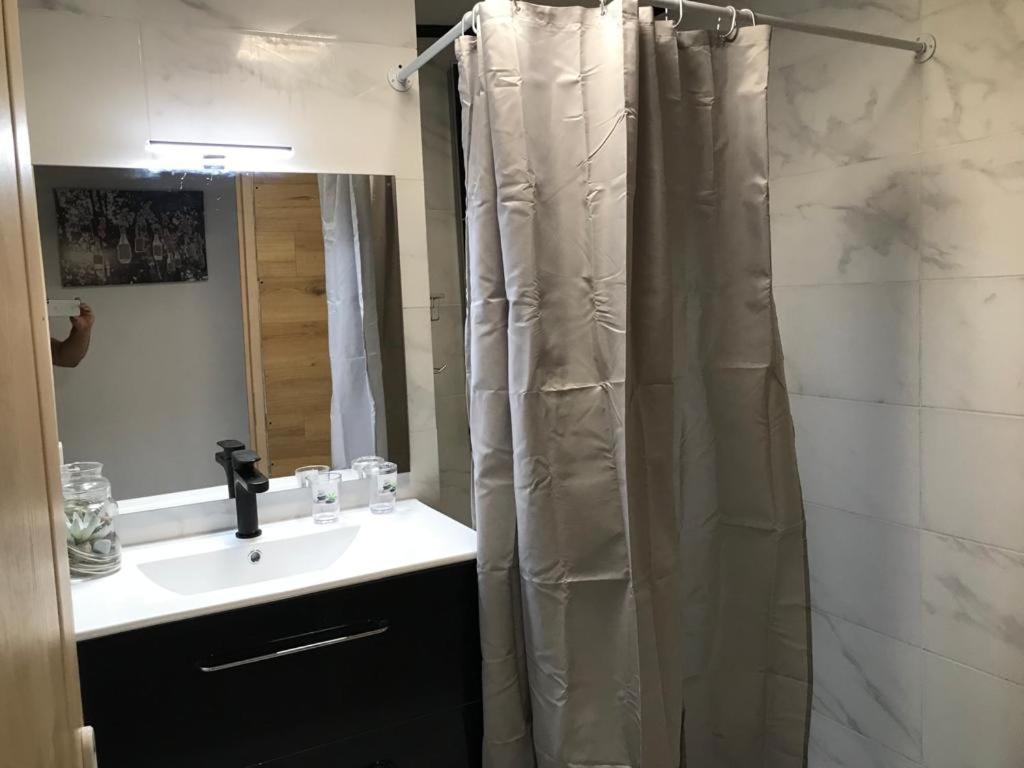 Apartmán Le Flamboyant Avec Piscine Chauffee 30° Et Jacuzzi Saint-André Exteriér fotografie